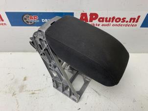 Gebruikte Armleuning Audi Q3 (8UB/8UG) 2.0 TDI 16V 140 Prijs € 74,99 Margeregeling aangeboden door AP Auto's
