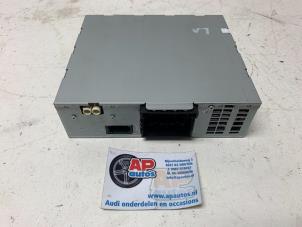 Gebruikte Radio module Audi Q5 (8RB) 2.0 TFSI 16V Quattro Prijs € 159,99 Margeregeling aangeboden door AP Auto's