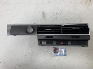 Gebruikte Luchtrooster Dashboard Audi A6 Avant (C6) 3.2 V6 24V FSI Quattro Prijs € 49,99 Margeregeling aangeboden door AP Auto's