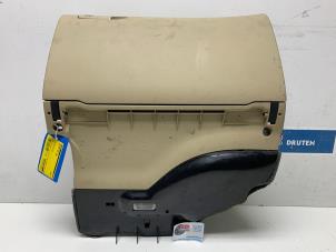 Gebruikte Dashboardkastje Audi A4 Avant (B7) 3.2 FSI V6 24V Quattro Prijs € 99,99 Margeregeling aangeboden door AP Auto's