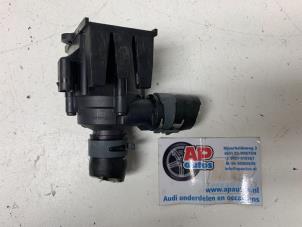 Gebruikte Extra waterpomp Audi A4 Avant (B8) 1.8 TFSI 16V Prijs € 24,99 Margeregeling aangeboden door AP Auto's