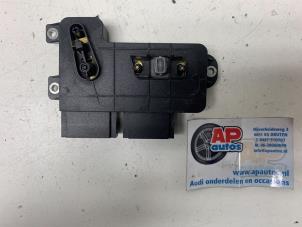 Gebruikte Schakelaar Stoelverstelling Audi A4 Cabrio (B7) 2.0 TFSI 20V Prijs € 29,99 Margeregeling aangeboden door AP Auto's