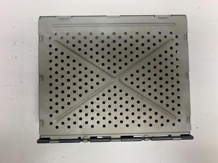 Radio module van een Audi A6 (C6) 2.0 T FSI 16V 2007