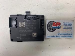 Gebruikte Regeleenheid schuifdak Audi A4 Avant (B9) 2.0 TDI 16V Prijs € 39,99 Margeregeling aangeboden door AP Auto's