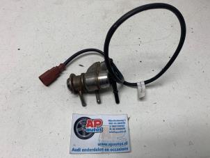 Gebruikte Injector adblue Audi A4 Avant (B9) 2.0 TDI 16V Prijs € 124,99 Margeregeling aangeboden door AP Auto's