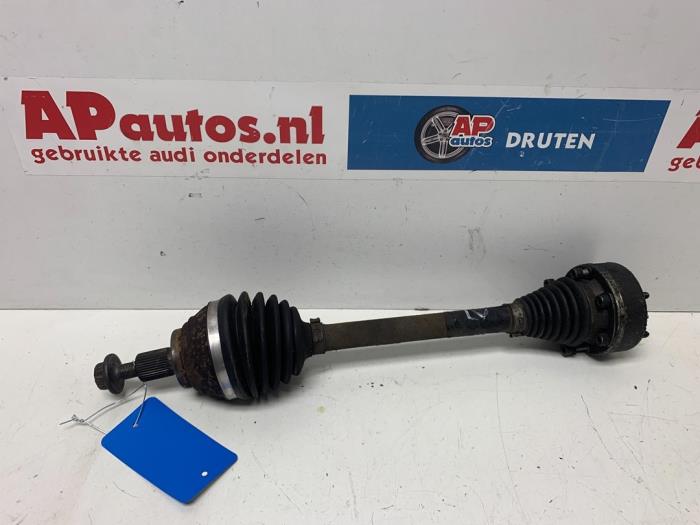 Gebruikte Aandrijfas links-voor Audi A3 Sportback (8VA/8VF) 1.4 TFSI 16V Prijs € 34,99 Margeregeling aangeboden door AP Auto's