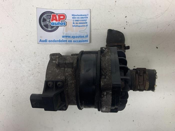 Gebruikte Waterpomp Audi S4 Avant (B8) S4 3.0 TFSI V6 24V Prijs € 99,99 Margeregeling aangeboden door AP Auto's