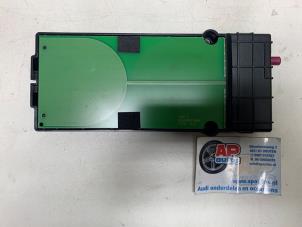 Gebruikte Draadloze oplader Audi A3 Sportback (8VA/8VF) 1.8 TFSI 16V Quattro Prijs € 24,99 Margeregeling aangeboden door AP Auto's