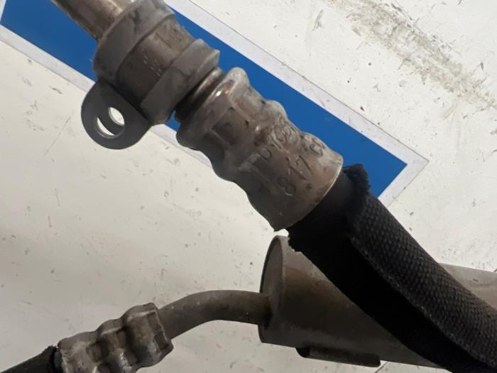 Oliekoeler van een Audi S4 Avant (B8) S4 3.0 TFSI V6 24V 2009