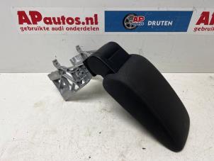 Gebruikte Armleuning Audi A3 Sportback (8VA/8VF) 1.4 TFSI ACT Ultra 16V Prijs € 59,99 Margeregeling aangeboden door AP Auto's