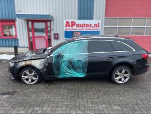 Gebruikte Deur 4Deurs links-voor Audi A4 Avant (B9) 2.0 TDI Ultra 16V Prijs € 399,99 Margeregeling aangeboden door AP Auto's