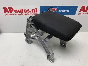 Gebruikte Armleuning Audi A4 Avant (B9) 2.0 TDI Ultra 16V Prijs € 84,99 Margeregeling aangeboden door AP Auto's