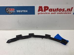 Gebruikte Bumpersteun links-achter Audi E-tron (GEN) 55 quattro Prijs € 14,99 Margeregeling aangeboden door AP Auto's