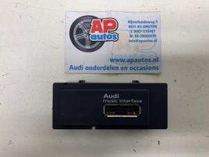 Gebruikte Multimedia aansluiting Audi A3 (8V1/8VK) 1.4 TFSI 16V Prijs € 19,99 Margeregeling aangeboden door AP Auto's