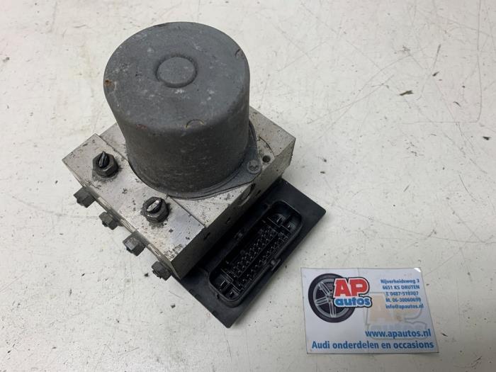 ABS Pomp Audi A4 Avant (B8), 2007 / 2015 2.0 TFSI 16V, Combi/o, Benzine, 1.984cc, 132kW (179pk), FWD, CDNB, 2008-06 / 2015-12, 8K5 (Gebruikt)