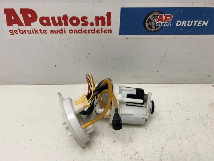 Gebruikte Tank element Pomp Audi A4 Avant (B9) 2.0 40 TFSI Mild Hybrid 16V Prijs € 49,99 Margeregeling aangeboden door AP Auto's