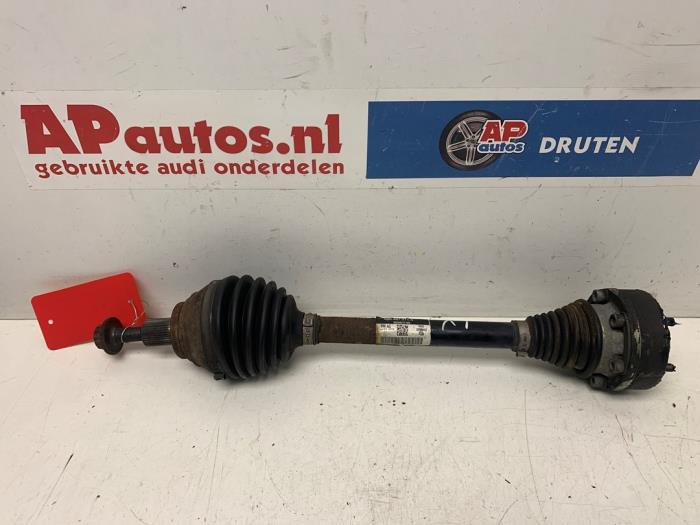 Gebruikte Aandrijfas links-voor Audi A3 Sportback (8VA/8VF) 1.4 TFSI 16V Prijs € 34,99 Margeregeling aangeboden door AP Auto's