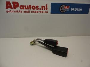 Gebruikte Veiligheidsgordel midden-achter Audi A4 (B6) 1.8 T 20V Prijs € 24,99 Margeregeling aangeboden door AP Autos