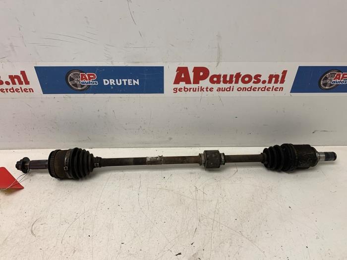 Gebruikte Steekas rechts-voor Hyundai i10 (F5) 1.1i 12V Prijs € 39,99 Margeregeling aangeboden door AP Auto's