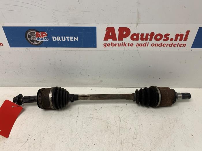 Gebruikte Steekas links-voor Hyundai i10 (F5) 1.1i 12V Prijs € 34,99 Margeregeling aangeboden door AP Auto's