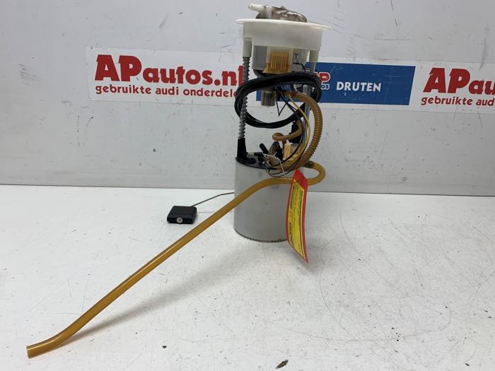 Gebruikte Tank element Pomp Audi Q5 (8RB) 3.2 FSI V6 24V Quattro Prijs € 99,99 Margeregeling aangeboden door AP Auto's