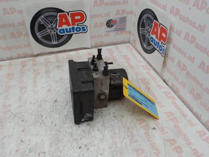 Gebruikte Computer ABS Audi TT (8N3) 1.8 20V Turbo Quattro Prijs € 59,99 Margeregeling aangeboden door AP Auto's