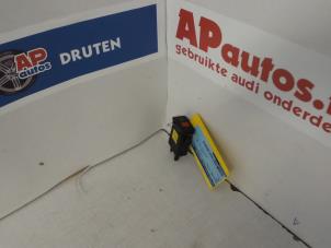 Gebruikte Paniekverlichtings Schakelaar Audi A4 Avant (B5) 1.8 20V Turbo Prijs € 14,99 Margeregeling aangeboden door AP Autos