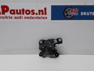 Gebruikte Motorkap Slotmechaniek Audi TT Roadster (8N9) 1.8 T 20V Quattro Prijs € 14,99 Margeregeling aangeboden door AP Autos