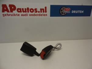 Gebruikte Veiligheidsgordel midden-achter Audi A3 Sportback (8PA) 1.6 Prijs € 25,00 Margeregeling aangeboden door AP Autos