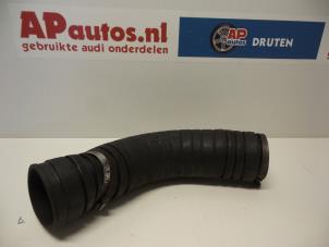 Gebruikte Luchtinlaat slang Audi 100 (C4) 2.8 E Prijs € 35,00 Margeregeling aangeboden door AP Autos