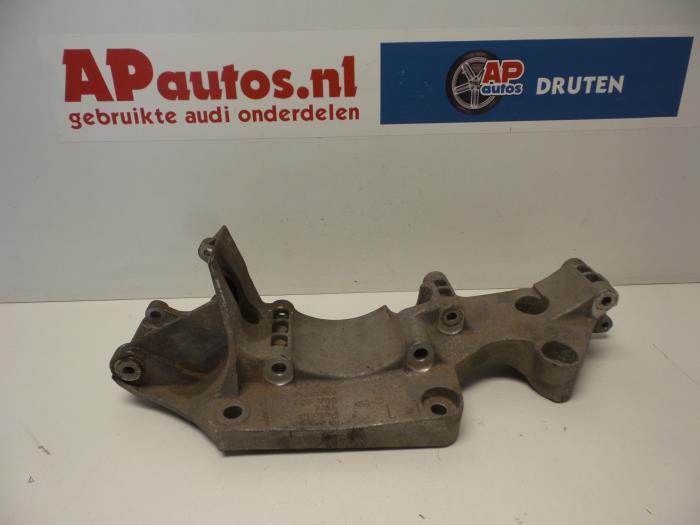 Gebruikte Dynamosteun onder Audi A4 (B7) 2.0 TFSI 20V Prijs € 19,99 Margeregeling aangeboden door AP Auto's