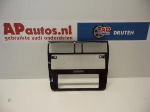 Gebruikte Middenconsoles Audi A4 Prijs € 49,99 Margeregeling aangeboden door AP Auto's