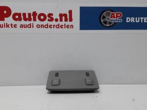 Gebruikte Binnenverlichting voor Audi A8 (D2) 4.2 V8 40V Quattro Prijs € 20,00 Margeregeling aangeboden door AP Autos