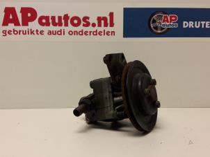 Gebruikte Stuurpomp Audi 80 Avant (B4) 2.0 E,S Prijs € 40,00 Margeregeling aangeboden door AP Autos