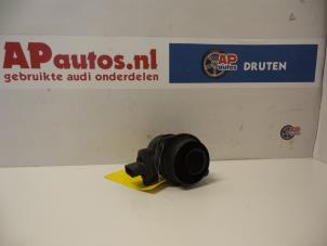 Gebruikte Luchtmassameter Audi A3 (8P1) 1.9 TDI Prijs € 30,00 Margeregeling aangeboden door AP Autos