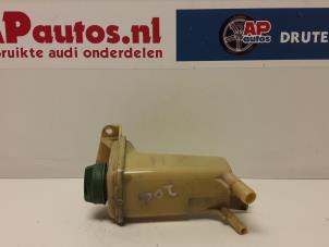 Gebruikte Servo Oliereservoir Audi A4 Avant (B5) 1.6 Prijs € 15,00 Margeregeling aangeboden door AP Auto's