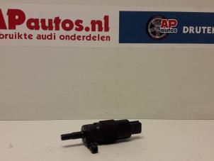 Gebruikte Ruitensproeierpomp voor Audi A6 Avant Quattro (C6) 3.0 TDI V6 24V Prijs € 9,99 Margeregeling aangeboden door AP Autos