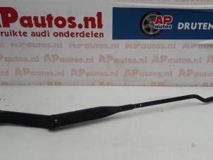 Gebruikte Ruitenwisserarm voor Audi Cabrio (B4) 2.3 E Prijs € 9,99 Margeregeling aangeboden door AP Auto's