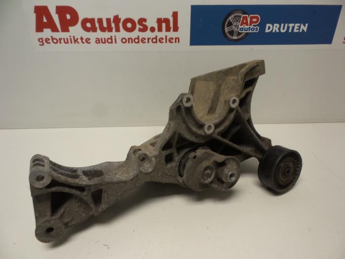 Gebruikte Dynamosteun onder Audi A4 (B6) 1.9 TDI PDE 130 Prijs € 19,99 Margeregeling aangeboden door AP Auto's
