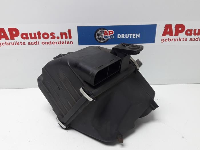 Gebruikte Luchtfilterhuis Audi A6 Avant (C5) 2.5 TDI V6 24V Prijs € 19,99 Margeregeling aangeboden door AP Auto's
