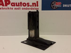 Gebruikte Bumpersteun rechts-achter Audi 100 Prijs € 19,99 Margeregeling aangeboden door AP Autos