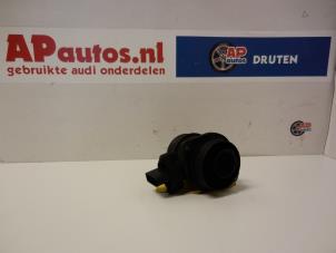 Gebruikte Luchtmassameter Audi A3 Sportback (8PA) 1.9 TDI Prijs € 30,00 Margeregeling aangeboden door AP Autos
