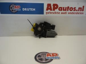 Gebruikte Raammotor Portier Audi A4 Avant (B5) 2.4 30V Prijs € 19,99 Margeregeling aangeboden door AP Autos