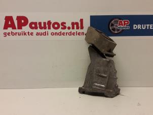 Gebruikte Versnellingsbak Steun Audi 100 (C4) 2.3 E 5E Prijs € 19,99 Margeregeling aangeboden door AP Autos