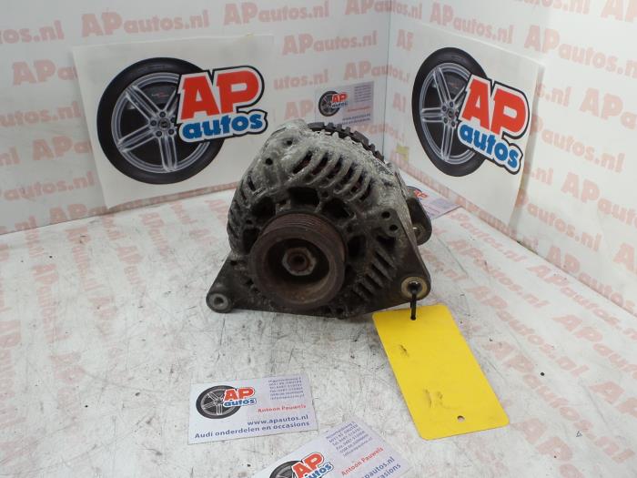 Gebruikte Dynamo Audi 100 (C4) 2.3 E 5E Prijs € 49,99 Margeregeling aangeboden door AP Auto's