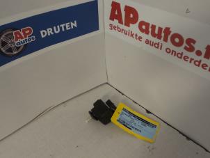 Gebruikte Motor Koplamp Audi A3 (8L1) 1.6 Prijs € 35,00 Margeregeling aangeboden door AP Autos