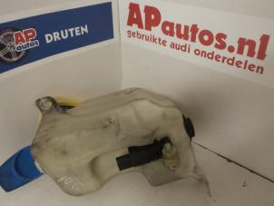 Gebruikte Ruitensproeierpomp voor Audi A3 (8L1) 1.6 Prijs € 35,00 Margeregeling aangeboden door AP Autos
