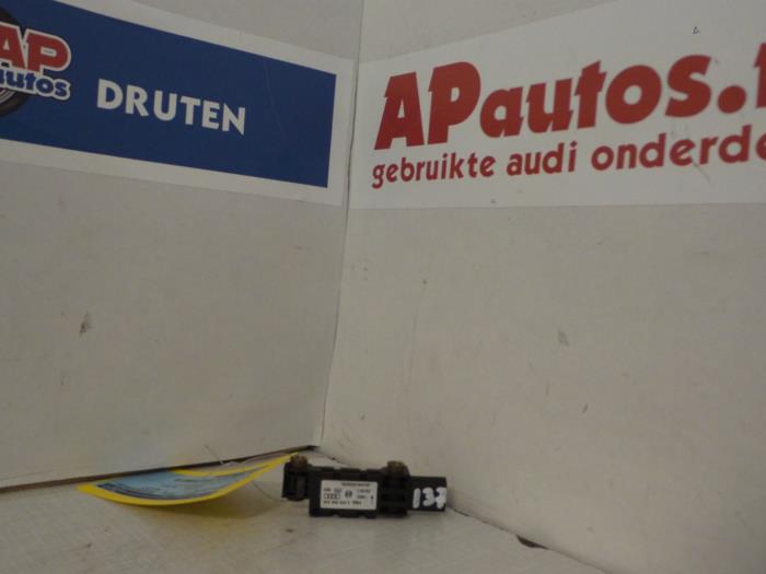 Gebruikte Airbag Sensor Audi A4 Avant (B6) 1.9 TDI PDE 130 Prijs € 10,00 Margeregeling aangeboden door AP Auto's