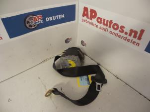 Gebruikte Veiligheidsgordel rechts-voor Audi A6 Avant Quattro (C5) 2.5 TDI V6 24V Prijs € 19,99 Margeregeling aangeboden door AP Autos