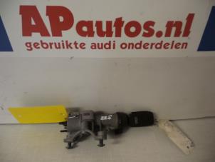 Gebruikte Sleutel + Contactslot Audi A4 Avant (B6) 2.5 TDI 24V Prijs € 45,00 Margeregeling aangeboden door AP Autos